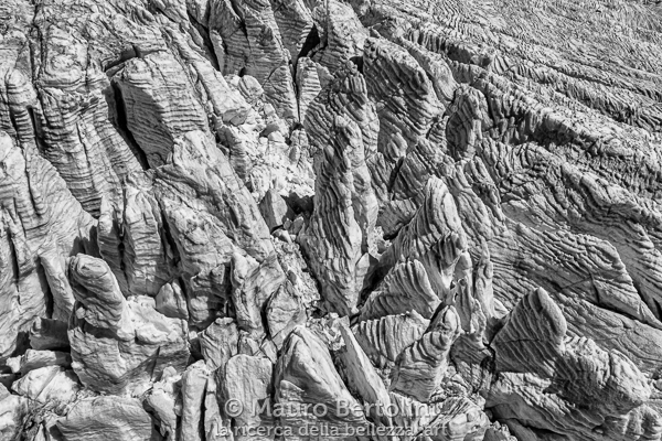 Ghiacciaio Fellaria: le forme dei suoi ghiacci
Lanzada, Sondrio, Italia
DJI Mavic 2 Pro
Codice: 19.DA.0253