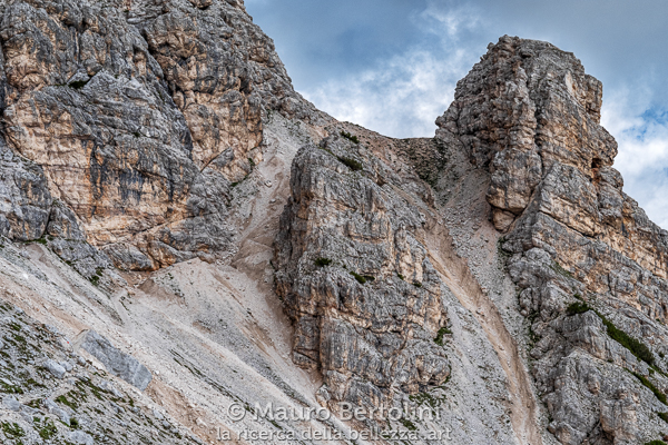 Il Sentiero Flaibani taglia il pendio scosceso e franoso del Monte Pelmo

Vodo di Cadore, Belluno, Italia
Fujifilm X-T2 + Fujifilm XF 56mm f/1.2 R

Codice: 19.FA.4982