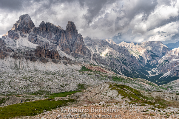 Val Travenanzes e i Cadin di Lagazuoi

Cortina d'Ampezzo, Belluno, Italia
Sony A7 III + Canon EF 16-35mm f/4L IS USM

Codice: 19.SA.0834