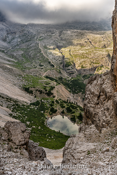 Dal Lago Lagazuoi si allontana il sentiero diretto al Passo Lagazuoi

Badia, Bolzano, Italia
Sony A7 III + Canon EF 24-70mm f/4L IS USM

Codice: 19.SA.0849